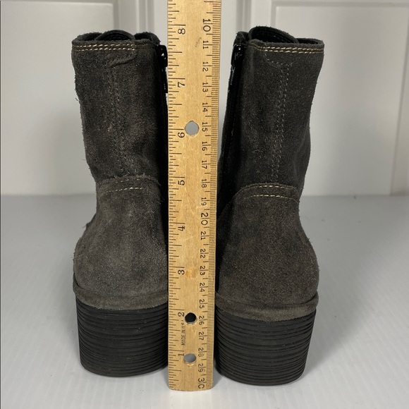 Fly London Wune Lace Up Heel Bootie Size EU 38 US 7.5 Suede Gray Diesel Side Zip - Picture 11 of 13